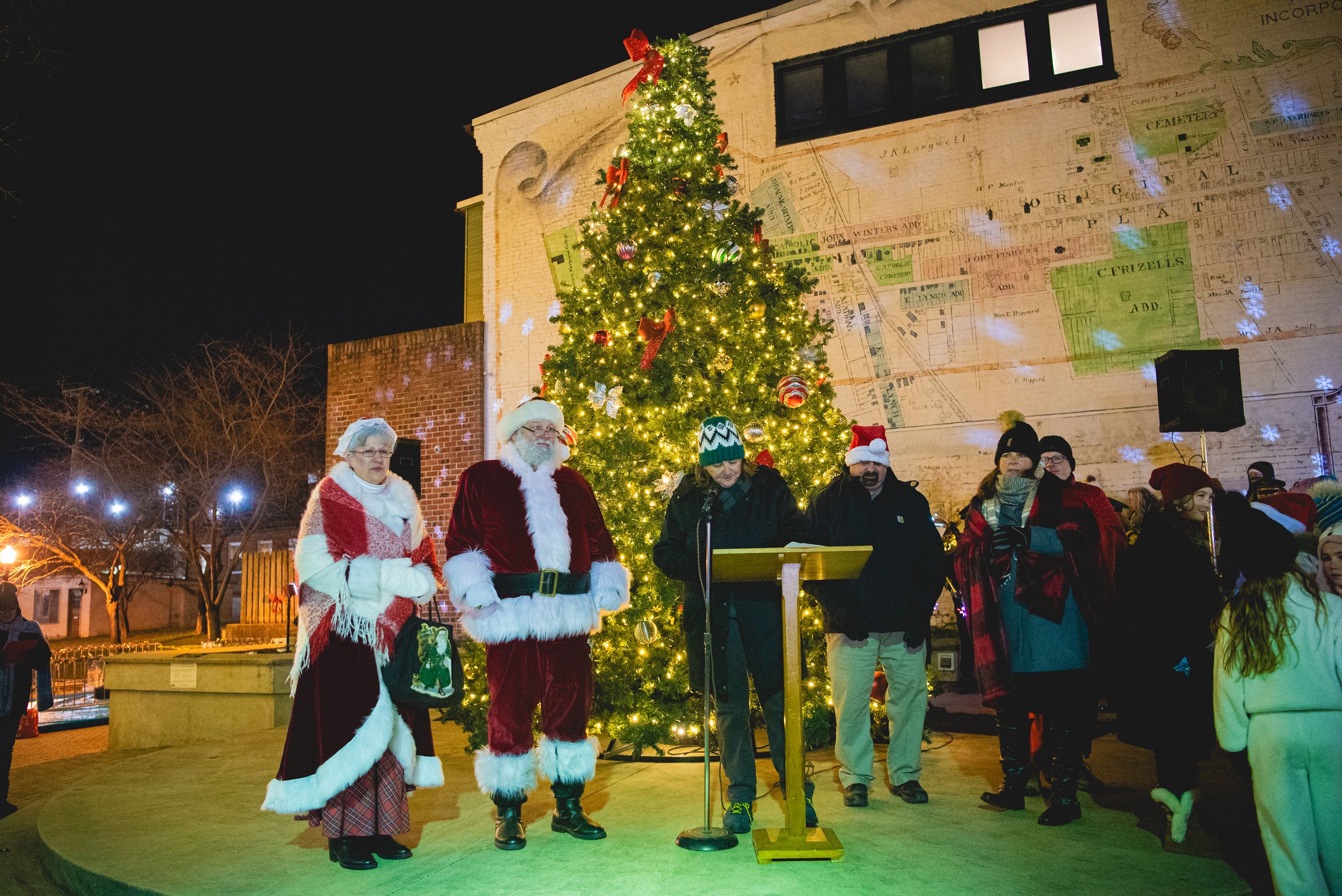 glbalmedia-miracleonmain-11-30-24-282